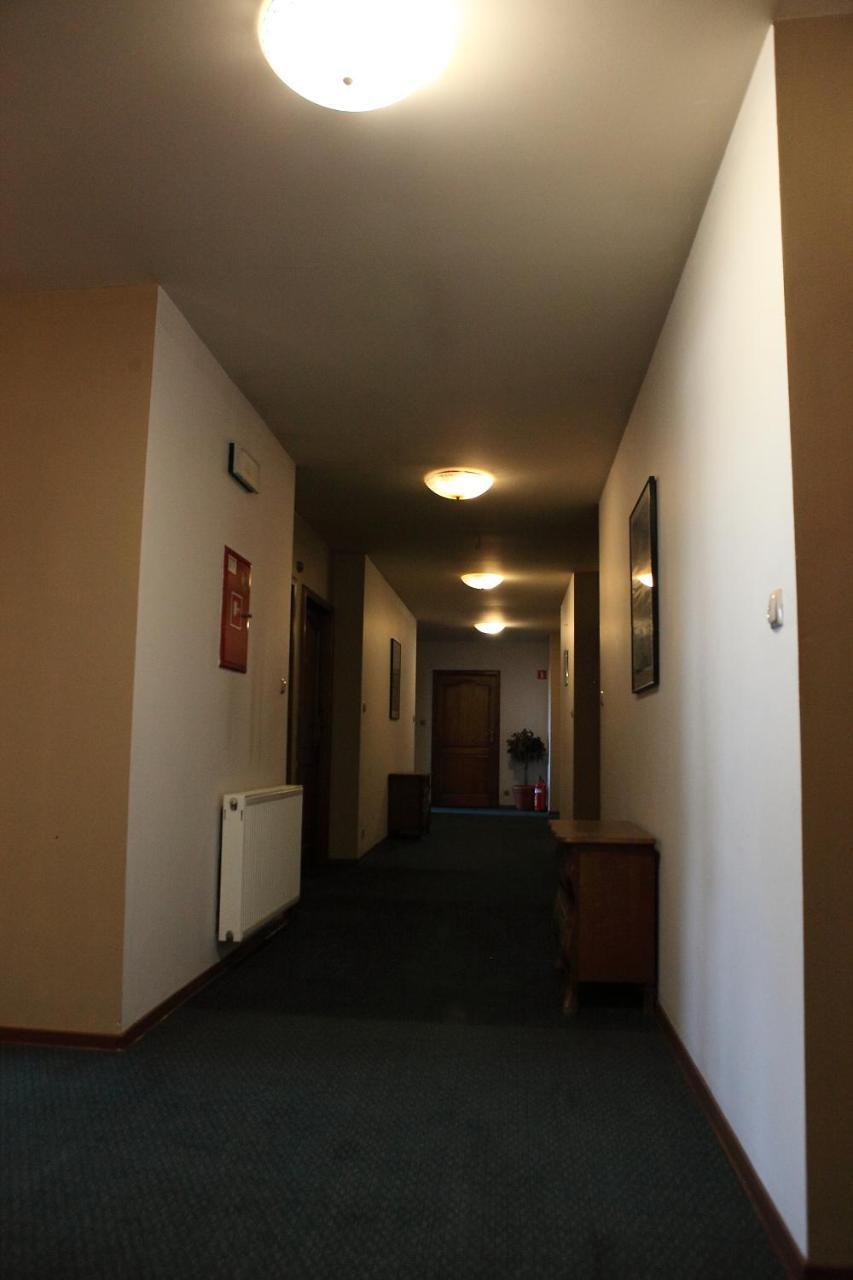 Katrina Aparthotel Ostrzeszow Ngoại thất bức ảnh