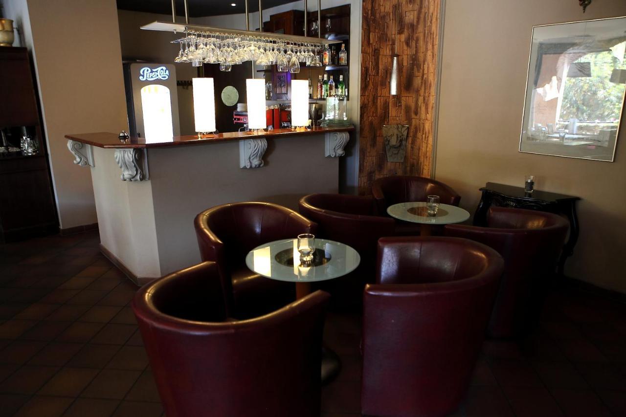 Katrina Aparthotel Ostrzeszow Ngoại thất bức ảnh